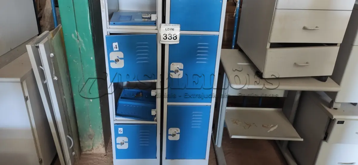LOTE 338 - 02 ARMÁRIOS ALTO DE METAL 06 PORTAS COM TRANCA 1.80X0.30. (NO ESTADO) ATENÇÃO! FAZER A VISITAÇÃO ANTES DE ARREMATAR, NÃO SABEMOS SE FUNCIONA. LEILÃO NÃO TEM GARANTIA E NEM DEVOLUÇÃO, SUJEITO A POSSÍVEIS AVARIAS VISÍVEIS/OCULTAS E/OU AUSÊNCIA DE COMPONENTES.