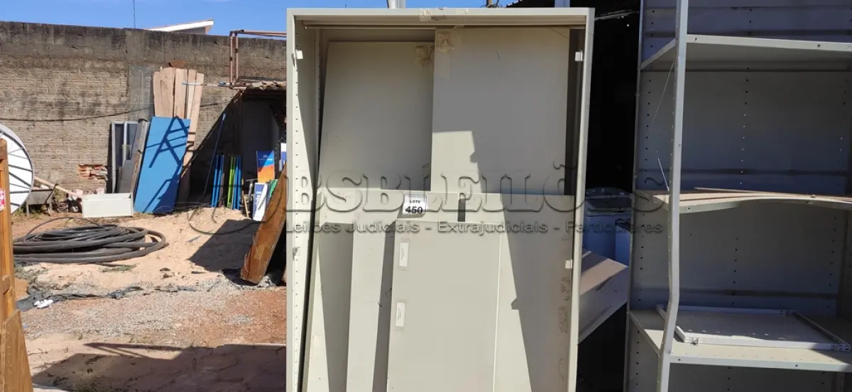LOTE 450 - 01 ARMÁRIO DE FERRO DESMONTADO. (NO ESTADO) ATENÇÃO! FAZER A VISITAÇÃO ANTES DE ARREMATAR, NÃO SABEMOS SE FUNCIONA. LEILÃO NÃO TEM GARANTIA E NEM DEVOLUÇÃO, SUJEITO A POSSÍVEIS AVARIAS VISÍVEIS/OCULTAS E/OU AUSÊNCIA DE COMPONENTES.