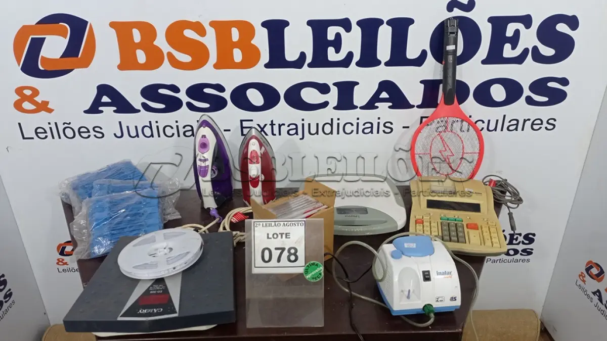 LOTE 078 - 02 FERROS DE PASSAR, 02 BALANÇAS CORPORAIS, GRANDE QUANTIDADE DE LACRES, 01 MOTOR DE NEBULIZADOR, 01 RAQUETE ELÉTRICA, 01 CALCULADORA COMERCIAL E 01 CAIXA DE CD-RW. (NO ESTADO) ATENÇÃO! FAZER A VISITAÇÃO ANTES DE ARREMATAR, NÃO SABEMOS SE FUNCIONA, LEILÃO NÃO TEM GARANTIA E NEM DEVOLUÇÃO, SUJEITO A POSSÍVEIS AVARIAS VISÍVEIS/OCULTAS E/OU AUSÊNCIA DE COMPONENTES.