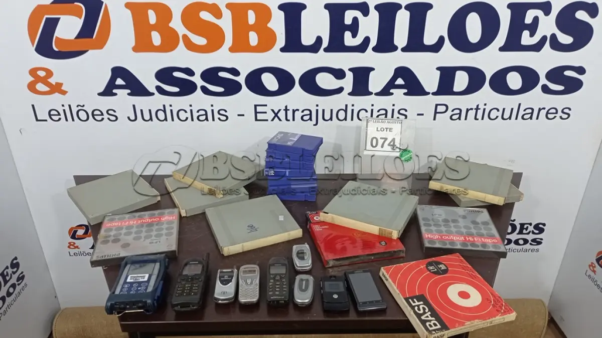 LOTE 074 - 01 LOTE COM DIVERSAS FITAS DE ROLO. (NO ESTADO) ATENÇÃO! FAZER A VISITAÇÃO ANTES DE ARREMATAR, NÃO SABEMOS SE FUNCIONA, LEILÃO NÃO TEM GARANTIA E NEM DEVOLUÇÃO, SUJEITO A POSSÍVEIS AVARIAS VISÍVEIS/OCULTAS E/OU AUSÊNCIA DE COMPONENTES.