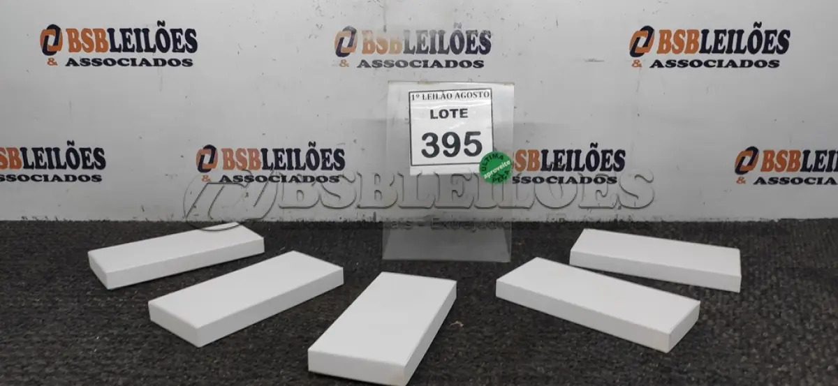 LOTE 395 - 05 BATERIAS EXTERNAS. (NO ESTADO) ATENÇÃO! FAZER A VISITAÇÃO ANTES DE ARREMATAR, NÃO SABEMOS SE FUNCIONA. LEILÃO NÃO TEM GARANTIA E NEM DEVOLUÇÃO, SUJEITO A POSSÍVEIS AVARIAS VISÍVEIS/OCULTAS E/OU AUSÊNCIA DE COMPONENTES.
