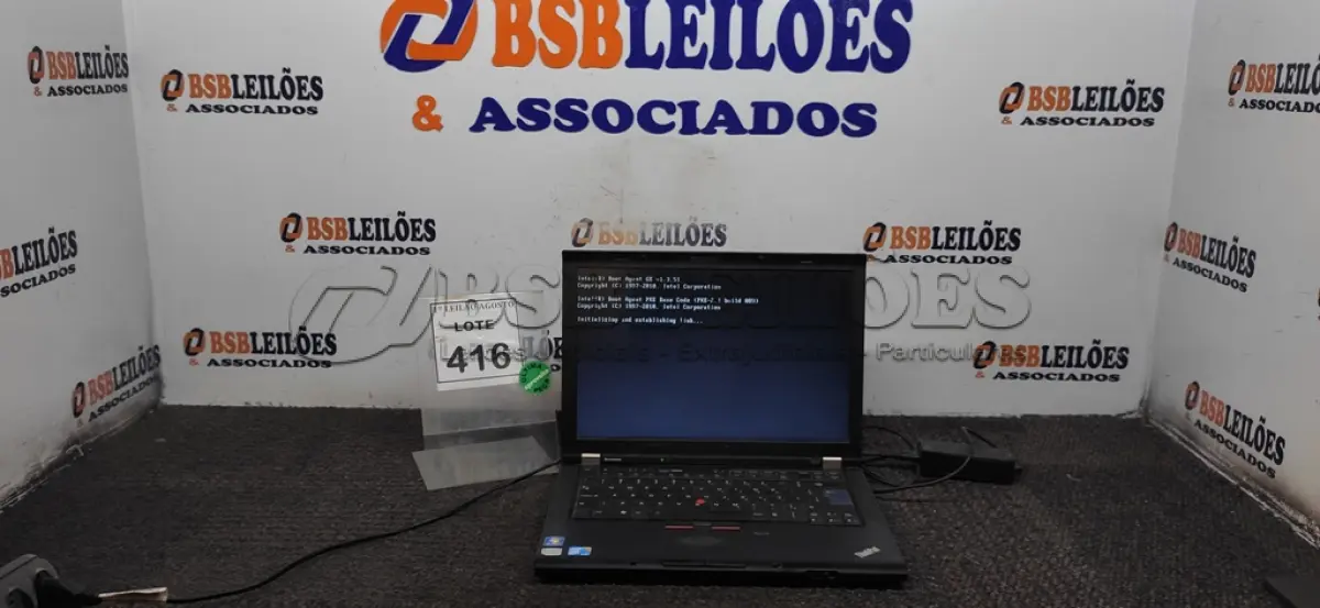 LOTE 416 - 01 NOTEBOOK MARCA LENOVO. (NO ESTADO) ATENÇÃO! FAZER A VISITAÇÃO ANTES DE ARREMATAR, NÃO SABEMOS SE FUNCIONA. LEILÃO NÃO TEM GARANTIA E NEM DEVOLUÇÃO, SUJEITO A POSSÍVEIS AVARIAS VISÍVEIS/OCULTAS E/OU AUSÊNCIA DE COMPONENTES.