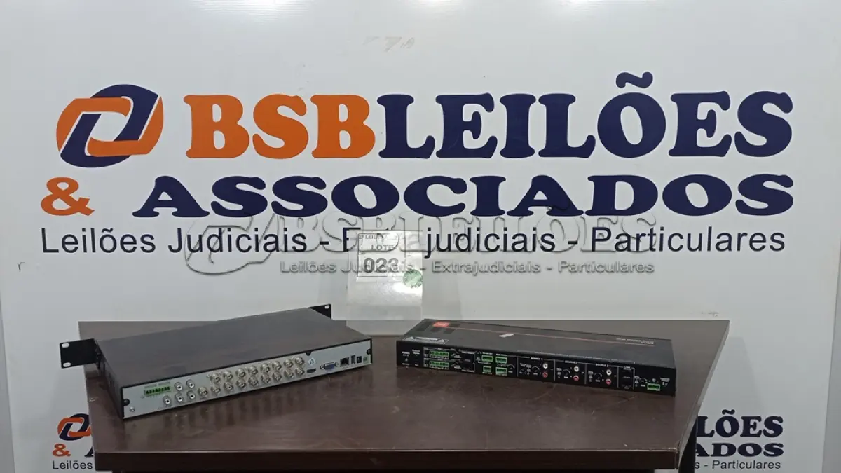 LOTE 023 - 01 CSM32 JBL E 01 DVR. (NO ESTADO) ATENÇÃO! FAZER A VISITAÇÃO ANTES DE ARREMATAR, NÃO SABEMOS SE FUNCIONA, LEILÃO NÃO TEM GARANTIA E NEM DEVOLUÇÃO, SUJEITO A POSSÍVEIS AVARIAS VISÍVEIS/OCULTAS E/OU AUSÊNCIA DE COMPONENTES.