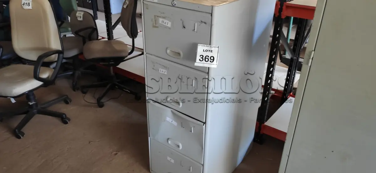 LOTE 369 - 01 ARQUIVO DE AÇO COM 04 GAVETAS. (NO ESTADO) ATENÇÃO! FAZER A VISITAÇÃO ANTES DE ARREMATAR, NÃO SABEMOS SE FUNCIONA, LEILÃO NÃO TEM GARANTIA E NEM DEVOLUÇÃO, SUJEITO A POSSÍVEIS AVARIAS VISÍVEIS/OCULTAS E/OU AUSÊNCIA DE COMPONENTES.