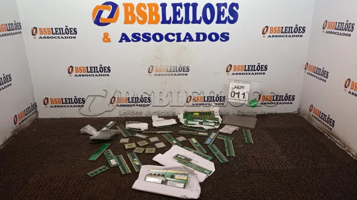 LOTE 011 - 01 LOTE GRANDE QUANTIDADE DE MEMORIAS PARA PC E NOTEBOOKS. (NO ESTADO) ATENÇÃO! FAZER A VISITAÇÃO ANTES DE ARREMATAR, NÃO SABEMOS SE FUNCIONA, LEILÃO NÃO TEM GARANTIA E NEM DEVOLUÇÃO, SUJEITO A POSSÍVEIS AVARIAS VISÍVEIS/OCULTAS E/OU AUSÊNCIA DE COMPONENTES.