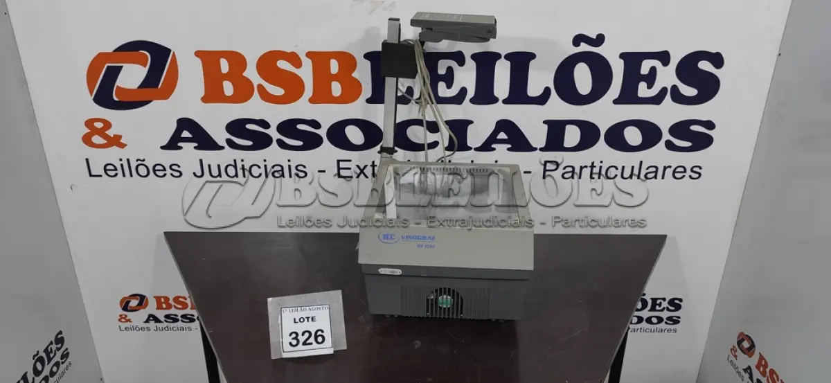 LOTE 326 - 01 RETROPROJETOR. (NO ESTADO) ATENÇÃO! FAZER A VISITAÇÃO ANTES DE ARREMATAR, NÃO SABEMOS SE FUNCIONA, LEILÃO NÃO TEM GARANTIA E NEM DEVOLUÇÃO, SUJEITO A POSSÍVEIS AVARIAS VISÍVEIS/OCULTAS E/OU AUSÊNCIA DE COMPONENTES.