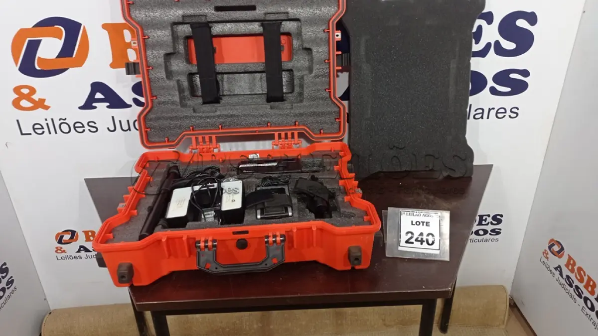LOTE 240 - 01 KIT COLLECT BIO AEX-14224 MARCA AKIYAMA COM CASE. (NO ESTADO) ATENÇÃO! FAZER A VISITAÇÃO ANTES DE ARREMATAR, NÃO SABEMOS SE FUNCIONA, LEILÃO NÃO TEM GARANTIA E NEM DEVOLUÇÃO, SUJEITO A POSSÍVEIS AVARIAS VISÍVEIS/OCULTAS E/OU AUSÊNCIA DE COMPONENTES.