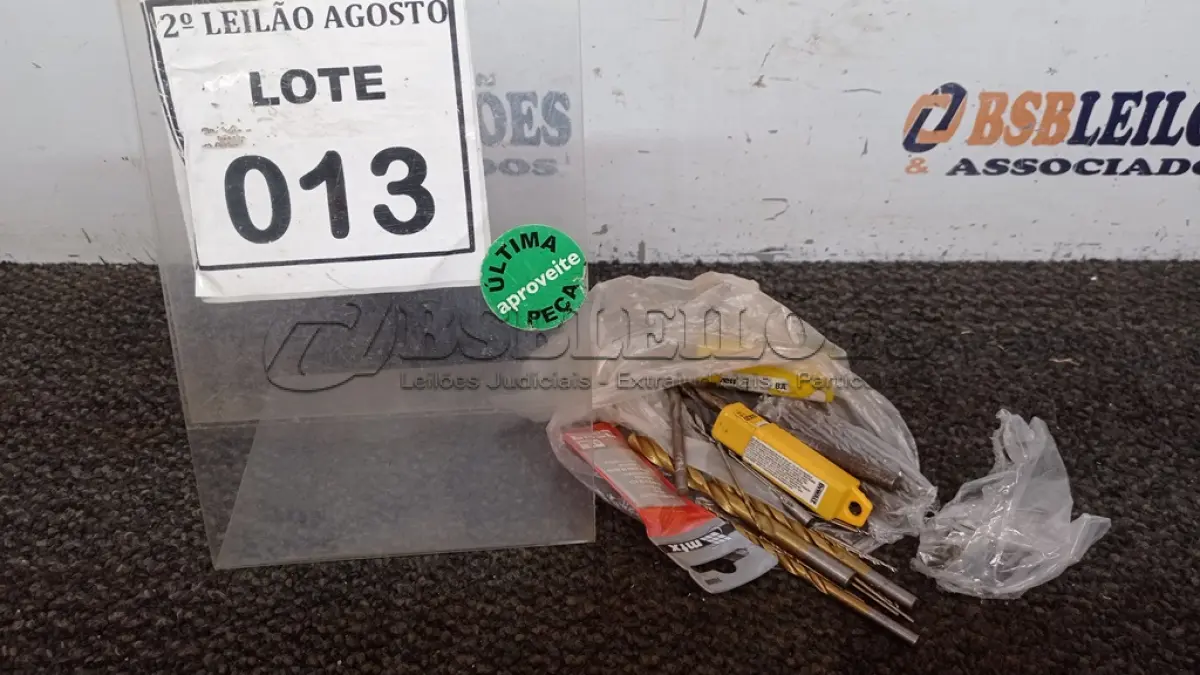 LOTE 013 - 01 LOTE COM VÁRIAS BROCAS TAMANHOS DIVERSOS PARA PAREDE E FERRO. (NO ESTADO) ATENÇÃO! FAZER A VISITAÇÃO ANTES DE ARREMATAR, NÃO SABEMOS SE FUNCIONA, LEILÃO NÃO TEM GARANTIA E NEM DEVOLUÇÃO, SUJEITO A POSSÍVEIS AVARIAS VISÍVEIS/OCULTAS E/OU AUSÊNCIA DE COMPONENTES.