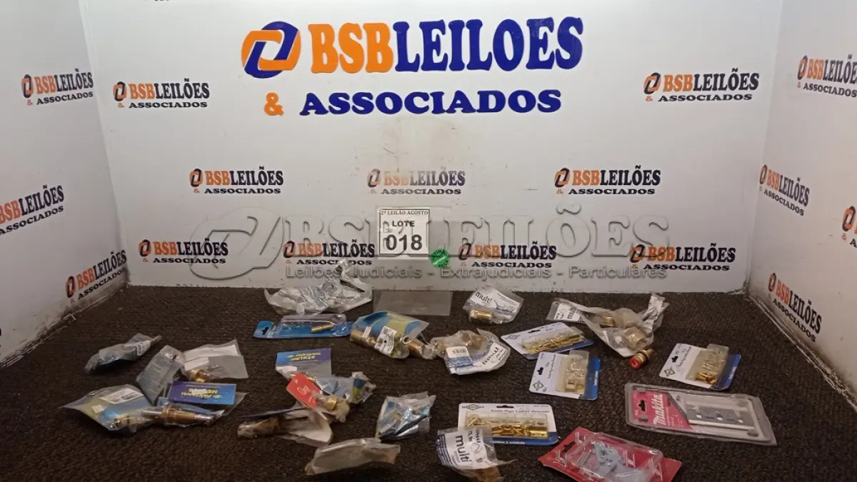 LOTE 018 - 01 LOTE COM DIVERSOS MATERIAIS HIDRÁULICOS DE METAL E ACESSÓRIOS DOMÉSTICOS DIVERSOS. (NO ESTADO) ATENÇÃO! FAZER A VISITAÇÃO ANTES DE ARREMATAR, NÃO SABEMOS SE FUNCIONA, LEILÃO NÃO TEM GARANTIA E NEM DEVOLUÇÃO, SUJEITO A POSSÍVEIS AVARIAS VISÍVEIS/OCULTAS E/OU AUSÊNCIA DE COMPONENTES.