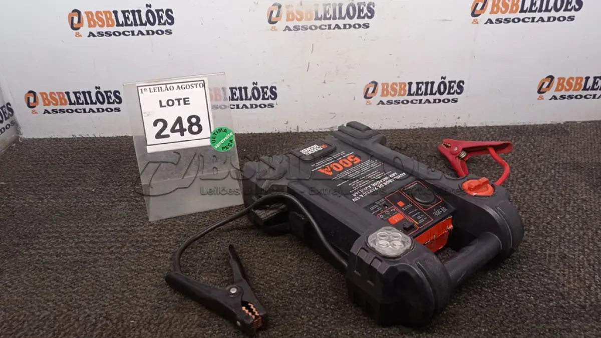 LOTE 248 - 01 AUXILIADOR DE PARTIDA 12V 500 MARCA BLACK & DECKER. (NO ESTADO) ATENÇÃO! FAZER A VISITAÇÃO ANTES DE ARREMATAR, NÃO SABEMOS SE FUNCIONA, LEILÃO NÃO TEM GARANTIA E NEM DEVOLUÇÃO, SUJEITO A POSSÍVEIS AVARIAS VISÍVEIS/OCULTAS E/OU AUSÊNCIA DE COMPONENTES.