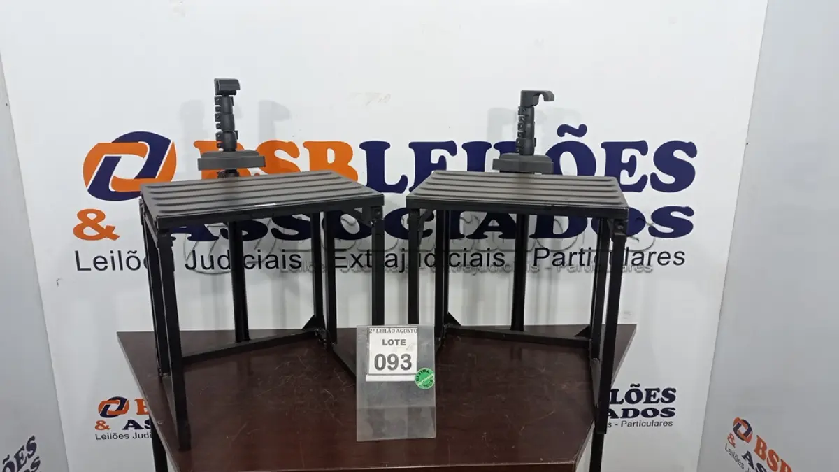 LOTE 093 - 02 BANCOS DE MODULO CENÁRIO. (NO ESTADO) ATENÇÃO! FAZER A VISITAÇÃO ANTES DE ARREMATAR, NÃO SABEMOS SE FUNCIONA, LEILÃO NÃO TEM GARANTIA E NEM DEVOLUÇÃO, SUJEITO A POSSÍVEIS AVARIAS VISÍVEIS/OCULTAS E/OU AUSÊNCIA DE COMPONENTES.