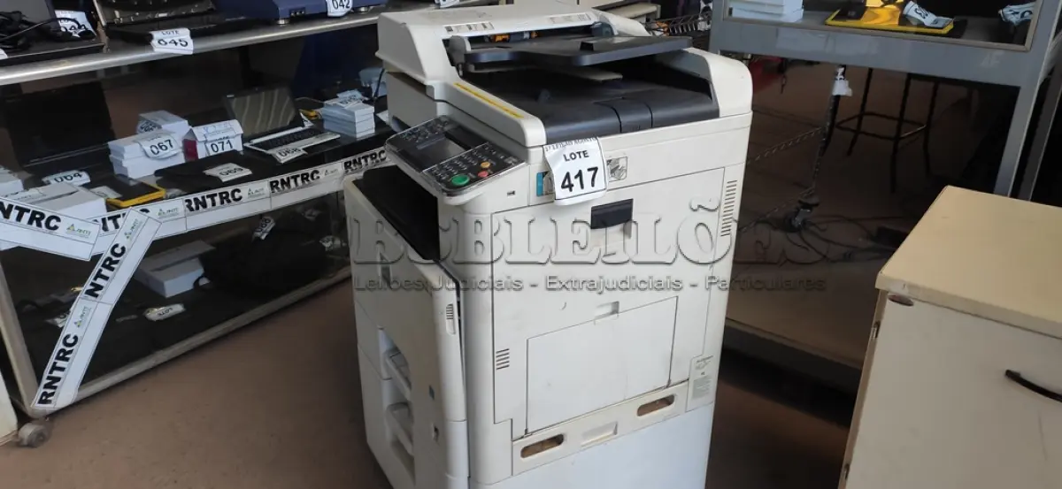 LOTE 417 - 01 IMPRESSORA MULTIFUNCIONAL MARCA KYOCERA. (NO ESTADO) ATENÇÃO! FAZER A VISITAÇÃO ANTES DE ARREMATAR, NÃO SABEMOS SE FUNCIONA, LEILÃO NÃO TEM GARANTIA E NEM DEVOLUÇÃO, SUJEITO A POSSÍVEIS AVARIAS VISÍVEIS/OCULTAS E/OU AUSÊNCIA DE COMPONENTES.
