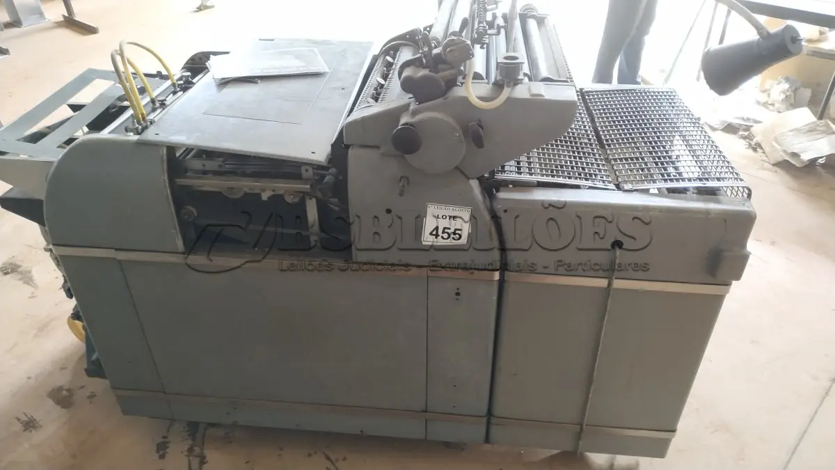 LOTE 455 - 01 MÁQUINA IMPRESSORA DUPLICADORA MARCA MULTILITH. (NO ESTADO) ATENÇÃO! FAZER A VISITAÇÃO ANTES DE ARREMATAR, NÃO SABEMOS SE FUNCIONA, LEILÃO NÃO TEM GARANTIA E NEM DEVOLUÇÃO, SUJEITO A POSSÍVEIS AVARIAS VISÍVEIS/OCULTAS E/OU AUSÊNCIA DE COMPONENTES.