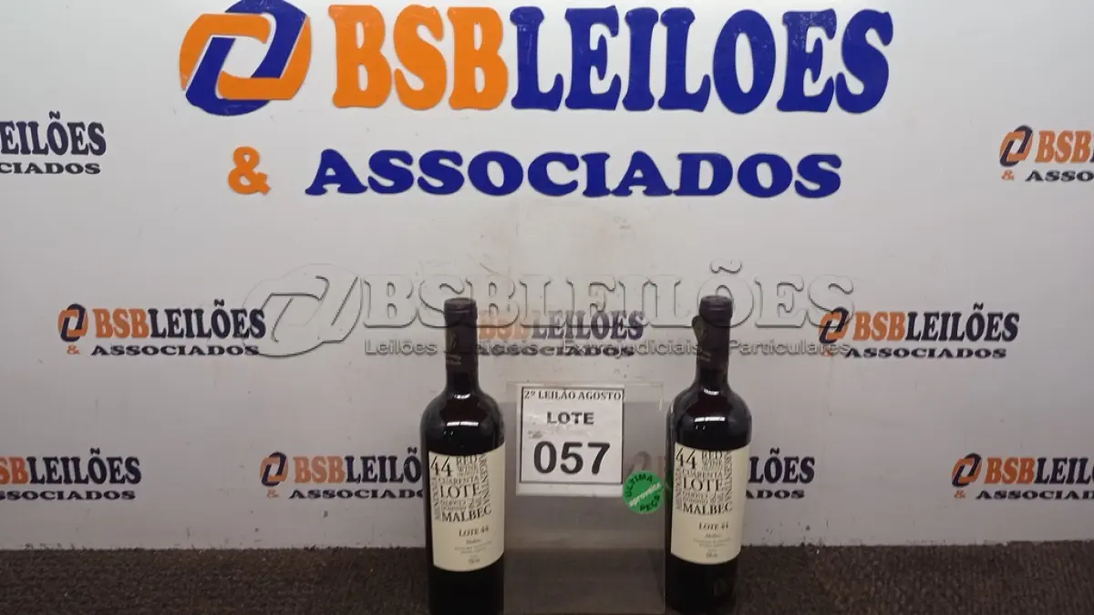 LOTE 057 - 02 GARRAFAS DE VINHO MALBEC SAFRA 2020 ARGENTINO 750ML MARCA LOTE 44. (NO ESTADO) ATENÇÃO! FAZER A VISITAÇÃO ANTES DE ARREMATAR, NÃO SABEMOS SE FUNCIONA, LEILÃO NÃO TEM GARANTIA E NEM DEVOLUÇÃO, SUJEITO A POSSÍVEIS AVARIAS VISÍVEIS/OCULTAS E/OU AUSÊNCIA DE COMPONENTES.