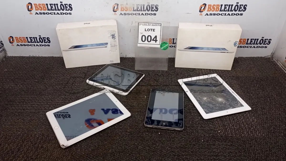 LOTE 004 - 02 IPAD’S E 02 TABLETS DE MARCAS VARIADAS. (NO ESTADO) ATENÇÃO! FAZER A VISITAÇÃO ANTES DE ARREMATAR, NÃO SABEMOS SE FUNCIONA, LEILÃO NÃO TEM GARANTIA E NEM DEVOLUÇÃO, SUJEITO A POSSÍVEIS AVARIAS VISÍVEIS/OCULTAS E/OU AUSÊNCIA DE COMPONENTES.