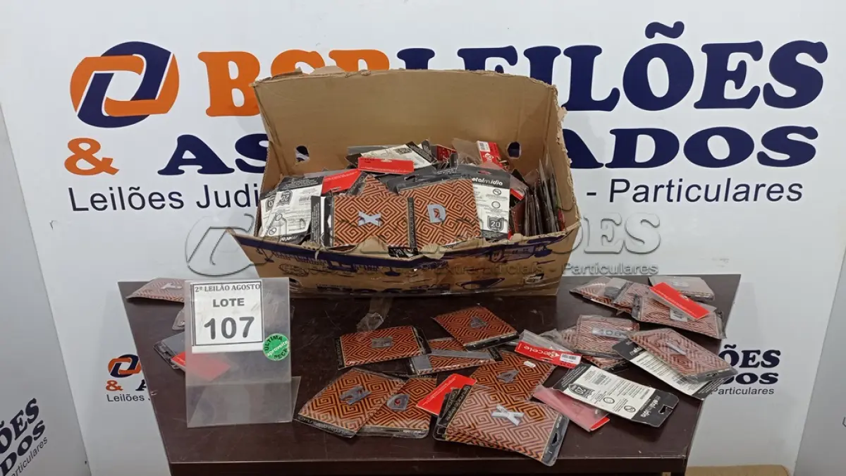 LOTE 107 - 01 LOTE COM GRANDES QUANTIDADES DE NÚMEROS RESIDENCIAIS TAMANHOS DIVERSOS. (NO ESTADO) ATENÇÃO! FAZER A VISITAÇÃO ANTES DE ARREMATAR, NÃO SABEMOS SE FUNCIONA, LEILÃO NÃO TEM GARANTIA E NEM DEVOLUÇÃO, SUJEITO A POSSÍVEIS AVARIAS VISÍVEIS/OCULTAS E/OU AUSÊNCIA DE COMPONENTES.