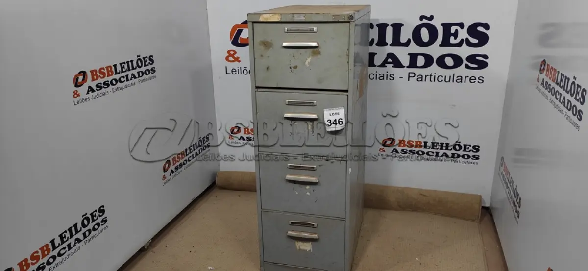 LOTE 346 - 01 ARQUIVO DE AÇO COM 04 GAVETAS. (NO ESTADO) ATENÇÃO! FAZER A VISITAÇÃO ANTES DE ARREMATAR, NÃO SABEMOS SE FUNCIONA, LEILÃO NÃO TEM GARANTIA E NEM DEVOLUÇÃO, SUJEITO A POSSÍVEIS AVARIAS VISÍVEIS/OCULTAS E/OU AUSÊNCIA DE COMPONENTES.