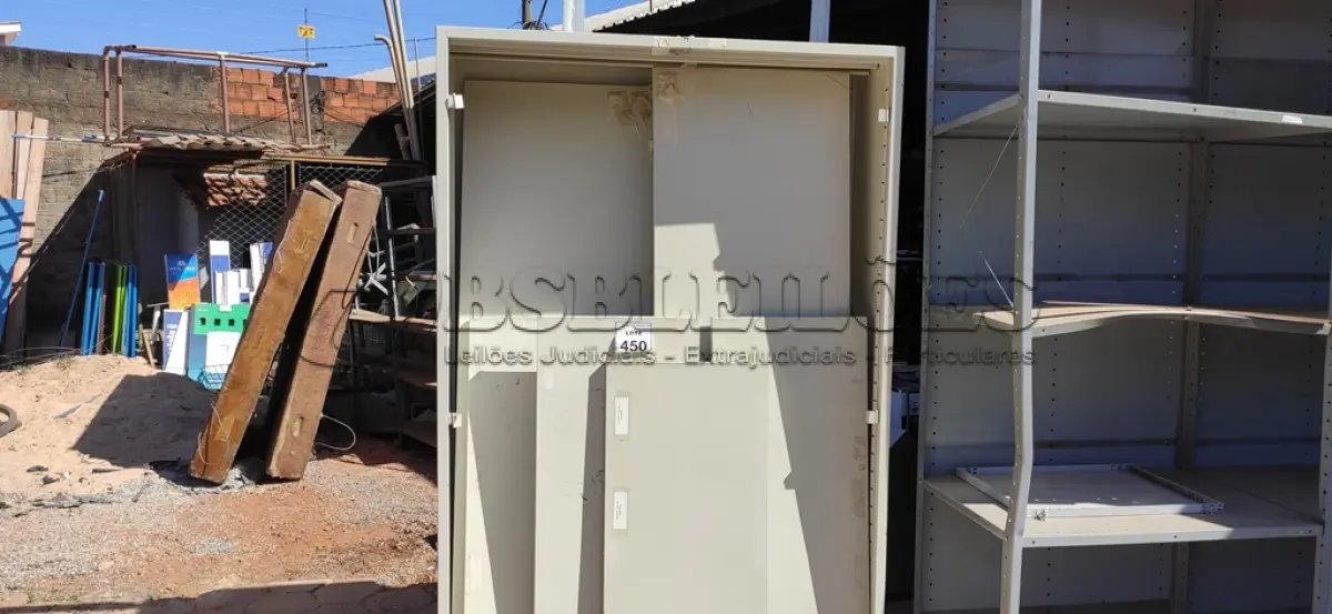 LOTE 450 - 01 ARMÁRIO DE FERRO DESMONTADO. (NO ESTADO) ATENÇÃO! FAZER A VISITAÇÃO ANTES DE ARREMATAR, NÃO SABEMOS SE FUNCIONA. LEILÃO NÃO TEM GARANTIA E NEM DEVOLUÇÃO, SUJEITO A POSSÍVEIS AVARIAS VISÍVEIS/OCULTAS E/OU AUSÊNCIA DE COMPONENTES.
