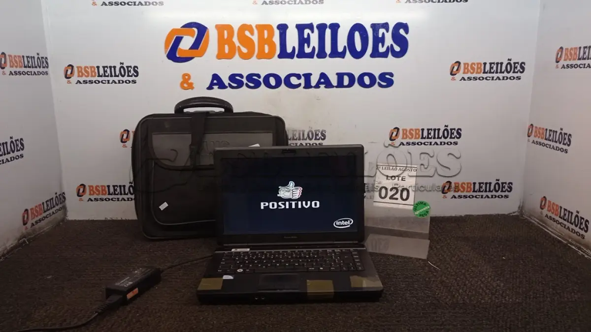LOTE 020 - 01 NOTEBOOK COM FONTE E BOLSA MARCA POSITIVO. (NO ESTADO) ATENÇÃO! FAZER A VISITAÇÃO ANTES DE ARREMATAR, NÃO SABEMOS SE FUNCIONA, LEILÃO NÃO TEM GARANTIA E NEM DEVOLUÇÃO, SUJEITO A POSSÍVEIS AVARIAS VISÍVEIS/OCULTAS E/OU AUSÊNCIA DE COMPONENTES.