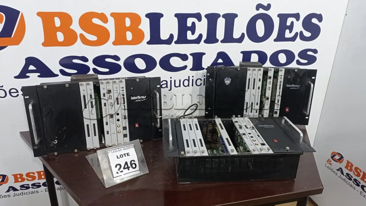 LOTE 246 - 03 CENTRAIS PABX INTELBRAS. (NO ESTADO) ATENÇÃO! FAZER A VISITAÇÃO ANTES DE ARREMATAR, NÃO SABEMOS SE FUNCIONA, LEILÃO NÃO TEM GARANTIA E NEM DEVOLUÇÃO, SUJEITO A POSSÍVEIS AVARIAS VISÍVEIS/OCULTAS E/OU AUSÊNCIA DE COMPONENTES.