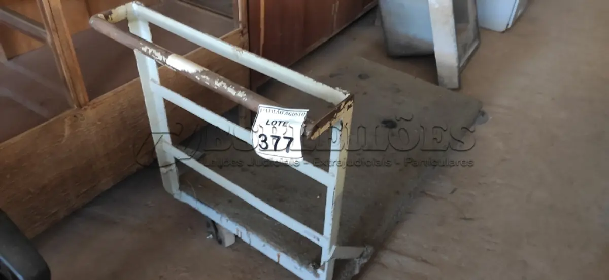 LOTE 377 - 01 CARRINHO DE TRANSPORTES DE CARGAS. (NO ESTADO) ATENÇÃO! FAZER A VISITAÇÃO ANTES DE ARREMATAR, NÃO SABEMOS SE FUNCIONA, LEILÃO NÃO TEM GARANTIA E NEM DEVOLUÇÃO, SUJEITO A POSSÍVEIS AVARIAS VISÍVEIS/OCULTAS E/OU AUSÊNCIA DE COMPONENTES.
