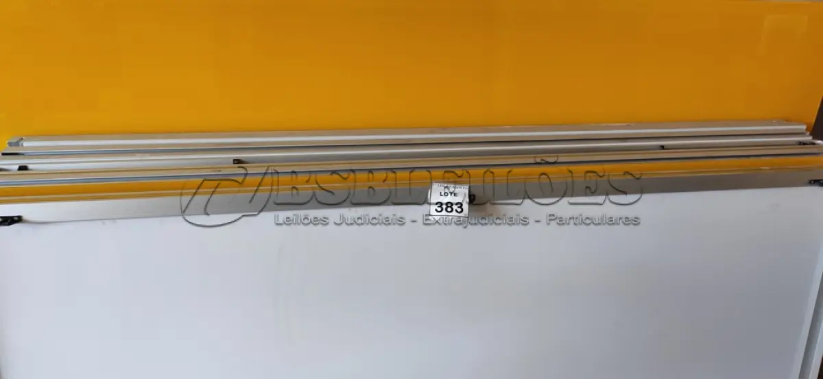 LOTE 383 - 14 PEÇAS DE VIDRO DE FACHADA. (NO ESTADO) ATENÇÃO! FAZER A VISITAÇÃO ANTES DE ARREMATAR, NÃO SABEMOS SE FUNCIONA, LEILÃO NÃO TEM GARANTIA E NEM DEVOLUÇÃO, SUJEITO A POSSÍVEIS AVARIAS VISÍVEIS/OCULTAS E/OU AUSÊNCIA DE COMPONENTES.