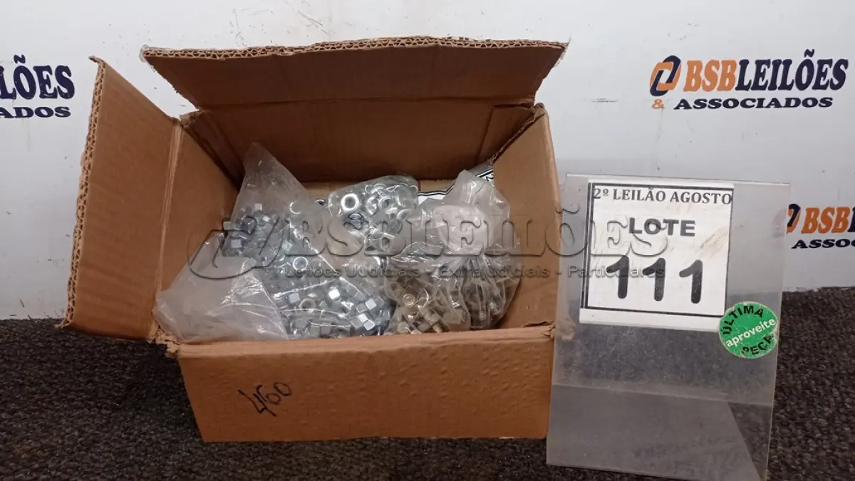 LOTE 111 - 01 LOTE COM GRANDE QUANTIDADE DE PARAFUSOS E PORCAS. (NO ESTADO) ATENÇÃO! FAZER A VISITAÇÃO ANTES DE ARREMATAR, NÃO SABEMOS SE FUNCIONA, LEILÃO NÃO TEM GARANTIA E NEM DEVOLUÇÃO, SUJEITO A POSSÍVEIS AVARIAS VISÍVEIS/OCULTAS E/OU AUSÊNCIA DE COMPONENTES.