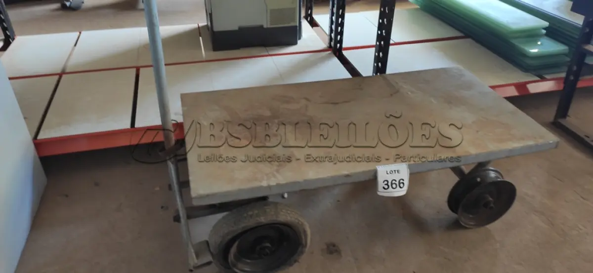 LOTE 366 - 01 CARRINHO DE TRANSPORTES DE CARGAS. (NO ESTADO) ATENÇÃO! FAZER A VISITAÇÃO ANTES DE ARREMATAR, NÃO SABEMOS SE FUNCIONA, LEILÃO NÃO TEM GARANTIA E NEM DEVOLUÇÃO, SUJEITO A POSSÍVEIS AVARIAS VISÍVEIS/OCULTAS E/OU AUSÊNCIA DE COMPONENTES.