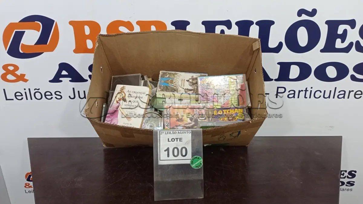 LOTE 100 - 01 LOTE COM GRANDE QUANTIDADE DE CD E DVD. (NO ESTADO) ATENÇÃO! FAZER A VISITAÇÃO ANTES DE ARREMATAR, NÃO SABEMOS SE FUNCIONA, LEILÃO NÃO TEM GARANTIA E NEM DEVOLUÇÃO, SUJEITO A POSSÍVEIS AVARIAS VISÍVEIS/OCULTAS E/OU AUSÊNCIA DE COMPONENTES.