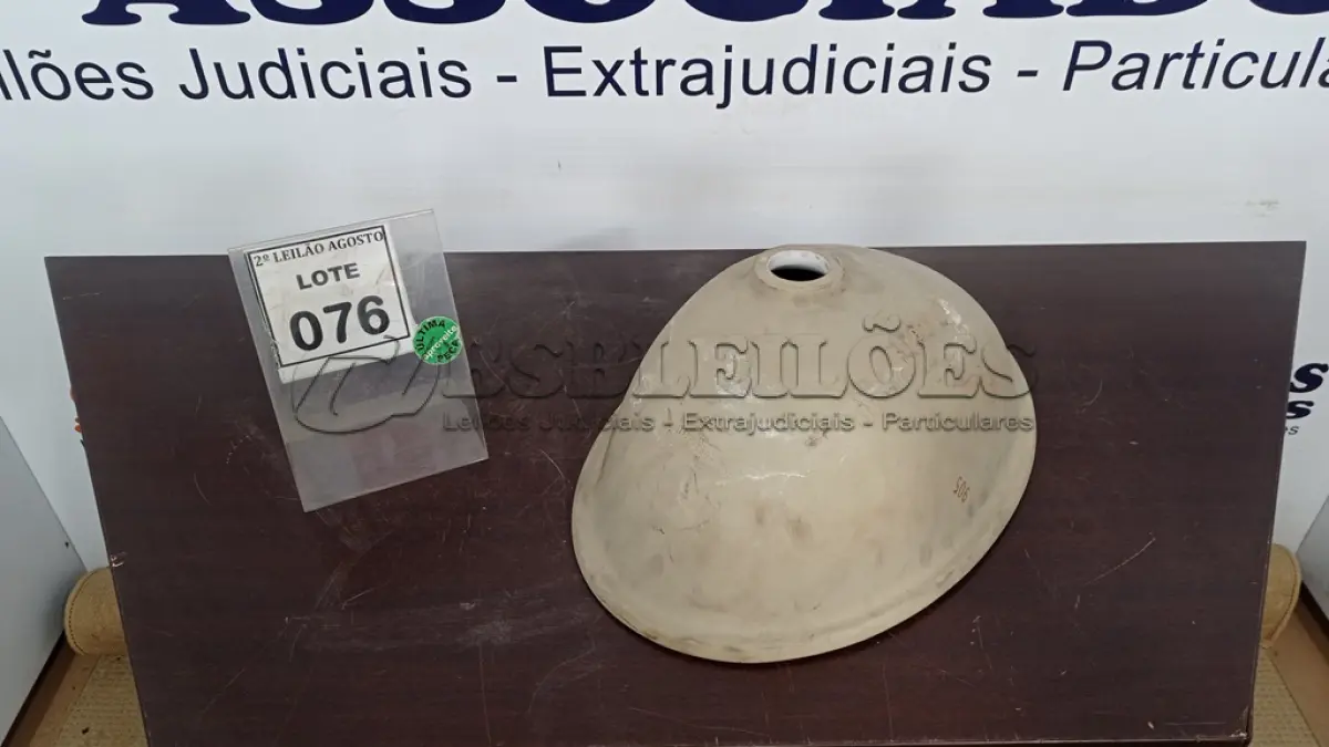 LOTE 076 - 01 CUBA PARA PIA DE BANHEIRO NA COR BRANCA. (NO ESTADO) ATENÇÃO! FAZER A VISITAÇÃO ANTES DE ARREMATAR, NÃO SABEMOS SE FUNCIONA. LEILÃO NÃO TEM GARANTIA E NEM DEVOLUÇÃO, SUJEITO A POSSÍVEIS AVARIAS VISÍVEIS/OCULTAS E/OU AUSÊNCIA DE COMPONENTES.