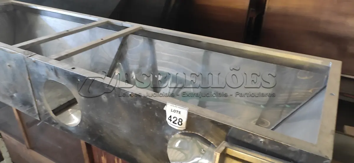 LOTE 428 - 01 COIFA EM INOX. (NO ESTADO) ATENÇÃO! FAZER A VISITAÇÃO ANTES DE ARREMATAR, NÃO SABEMOS SE FUNCIONA, LEILÃO NÃO TEM GARANTIA E NEM DEVOLUÇÃO, SUJEITO A POSSÍVEIS AVARIAS VISÍVEIS/OCULTAS E/OU AUSÊNCIA DE COMPONENTES.