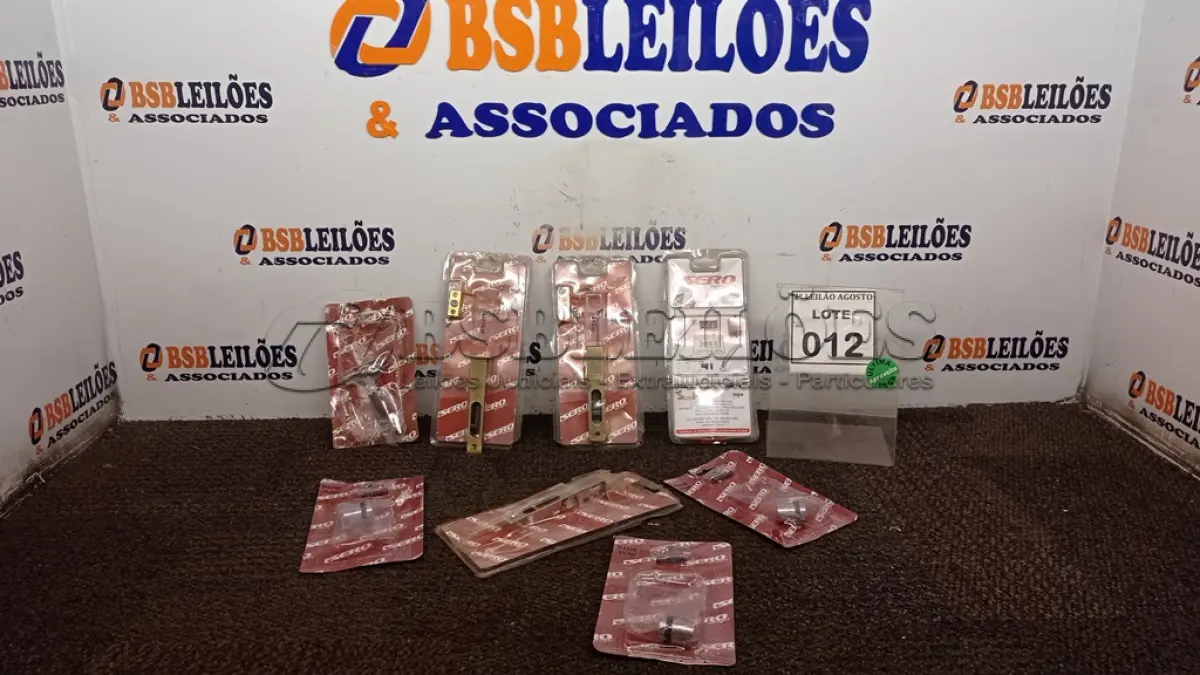 LOTE 012 - 01 LOTE COM VÁRIOS BATENTES E FECHOS DE EMBUTIR PARA PORTAS. (NO ESTADO) ATENÇÃO! FAZER A VISITAÇÃO ANTES DE ARREMATAR, NÃO SABEMOS SE FUNCIONA, LEILÃO NÃO TEM GARANTIA E NEM DEVOLUÇÃO, SUJEITO A POSSÍVEIS AVARIAS VISÍVEIS/OCULTAS E/OU AUSÊNCIA DE COMPONENTES.