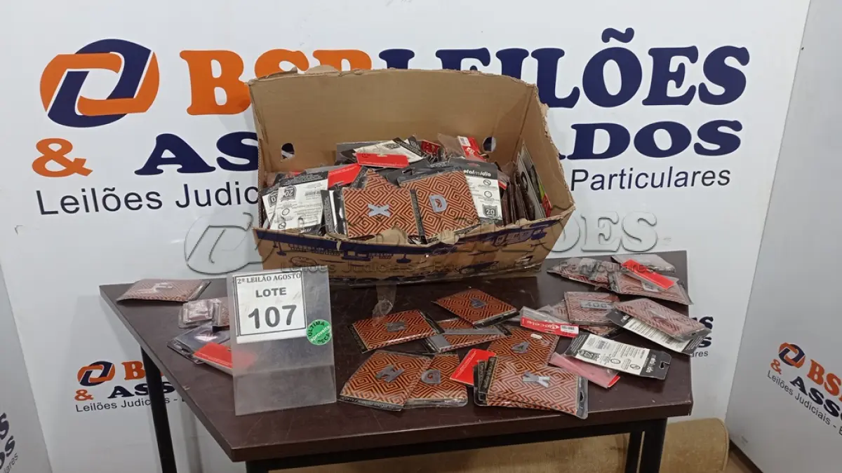 LOTE 107 - 01 LOTE COM GRANDES QUANTIDADES DE NÚMEROS RESIDENCIAIS TAMANHOS DIVERSOS. (NO ESTADO) ATENÇÃO! FAZER A VISITAÇÃO ANTES DE ARREMATAR, NÃO SABEMOS SE FUNCIONA, LEILÃO NÃO TEM GARANTIA E NEM DEVOLUÇÃO, SUJEITO A POSSÍVEIS AVARIAS VISÍVEIS/OCULTAS E/OU AUSÊNCIA DE COMPONENTES.