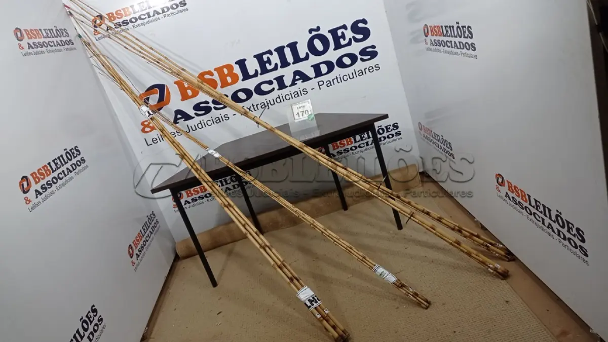 LOTE 170 - 20 VARAS DE BAMBU. (NO ESTADO) ATENÇÃO! FAZER A VISITAÇÃO ANTES DE ARREMATAR, NÃO SABEMOS SE FUNCIONA. LEILÃO NÃO TEM GARANTIA E NEM DEVOLUÇÃO, SUJEITO A POSSÍVEIS AVARIAS VISÍVEIS/OCULTAS E/OU AUSÊNCIA DE COMPONENTES.