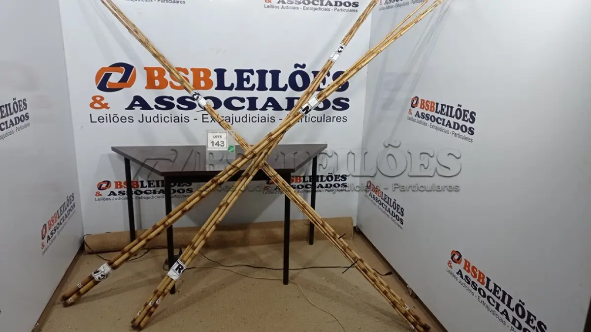 LOTE 143 - 20 VARAS DE BAMBU. (NO ESTADO) ATENÇÃO! FAZER A VISITAÇÃO ANTES DE ARREMATAR, NÃO SABEMOS SE FUNCIONA. LEILÃO NÃO TEM GARANTIA E NEM DEVOLUÇÃO, SUJEITO A POSSÍVEIS AVARIAS VISÍVEIS/OCULTAS E/OU AUSÊNCIA DE COMPONENTES.