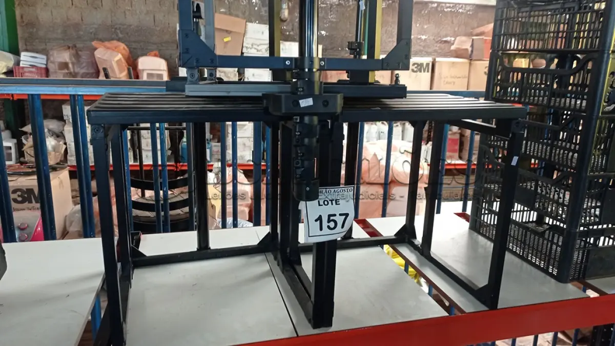 LOTE 157 - 03 BANCOS DE MODULO CENÁRIO. (NO ESTADO) ATENÇÃO! FAZER A VISITAÇÃO ANTES DE ARREMATAR, NÃO SABEMOS SE FUNCIONA, LEILÃO NÃO TEM GARANTIA E NEM DEVOLUÇÃO, SUJEITO A POSSÍVEIS AVARIAS VISÍVEIS/OCULTAS E/OU AUSÊNCIA DE COMPONENTES.