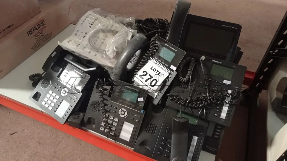 LOTE 270 - 01 LOTE COM GRANDE QUANTIDADE DE APARELHOS TELEFÔNICOS. (NO ESTADO) ATENÇÃO! FAZER A VISITAÇÃO ANTES DE ARREMATAR, NÃO SABEMOS SE FUNCIONA. LEILÃO NÃO TEM GARANTIA E NEM DEVOLUÇÃO, SUJEITO A POSSÍVEIS AVARIAS VISÍVEIS/OCULTAS E/OU AUSÊNCIA DE COMPONENTES.