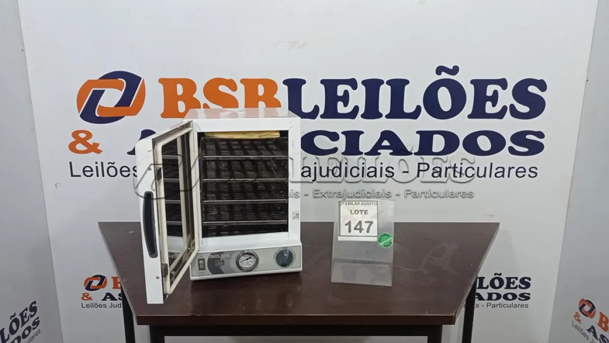 LOTE 147 - 01 ESTUFA PARA ESTERILIZAÇÃO E SECAGEM. (NO ESTADO) ATENÇÃO! FAZER A VISITAÇÃO ANTES DE ARREMATAR, NÃO SABEMOS SE FUNCIONA, LEILÃO NÃO TEM GARANTIA E NEM DEVOLUÇÃO, SUJEITO A POSSÍVEIS AVARIAS VISÍVEIS/OCULTAS E/OU AUSÊNCIA DE COMPONENTES.
