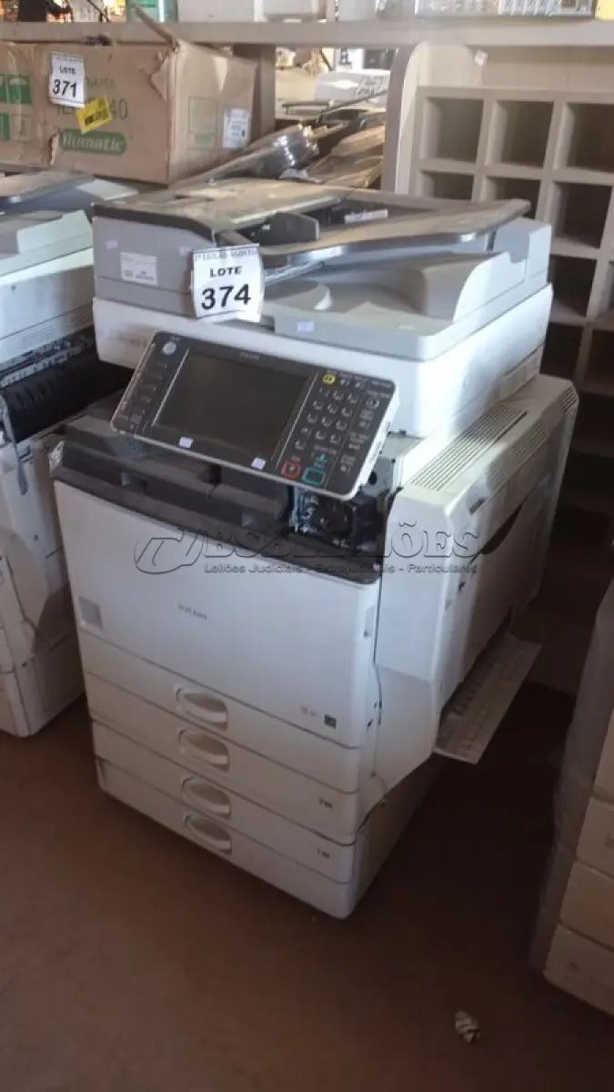 LOTE 374 - 01 IMPRESSORA MULTIFUNCIONAL COLORIDA RICOH AFICIO MP 5002. (NO ESTADO) ATENÇÃO! FAZER A VISITAÇÃO ANTES DE ARREMATAR, NÃO SABEMOS SE FUNCIONA. LEILÃO NÃO TEM GARANTIA E NEM DEVOLUÇÃO, SUJEITO A POSSÍVEIS AVARIAS VISÍVEIS/OCULTAS E/OU AUSÊNCIA DE COMPONENTES.
