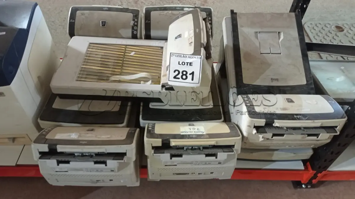 LOTE 281 - 07 SCANNERS MARCA FUJITSU. (NO ESTADO) ATENÇÃO! FAZER A VISITAÇÃO ANTES DE ARREMATAR, NÃO SABEMOS SE FUNCIONA. LEILÃO NÃO TEM GARANTIA E NEM DEVOLUÇÃO, SUJEITO A POSSÍVEIS AVARIAS VISÍVEIS/OCULTAS E/OU AUSÊNCIA DE COMPONENTES.