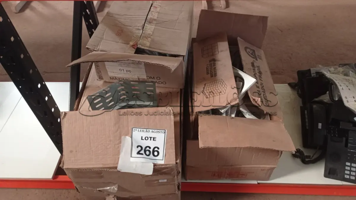 LOTE 266 - 01 LOTE COM GRANDE QUANTIDADE DE ELETRODUTO E ELETROCALHA E RALOS PAR BANHEIRO. (NO ESTADO) ATENÇÃO! FAZER A VISITAÇÃO ANTES DE ARREMATAR, NÃO SABEMOS SE FUNCIONA. LEILÃO NÃO TEM GARANTIA E NEM DEVOLUÇÃO, SUJEITO A POSSÍVEIS AVARIAS VISÍVEIS/OCULTAS E/OU AUSÊNCIA DE COMPONENTES.
