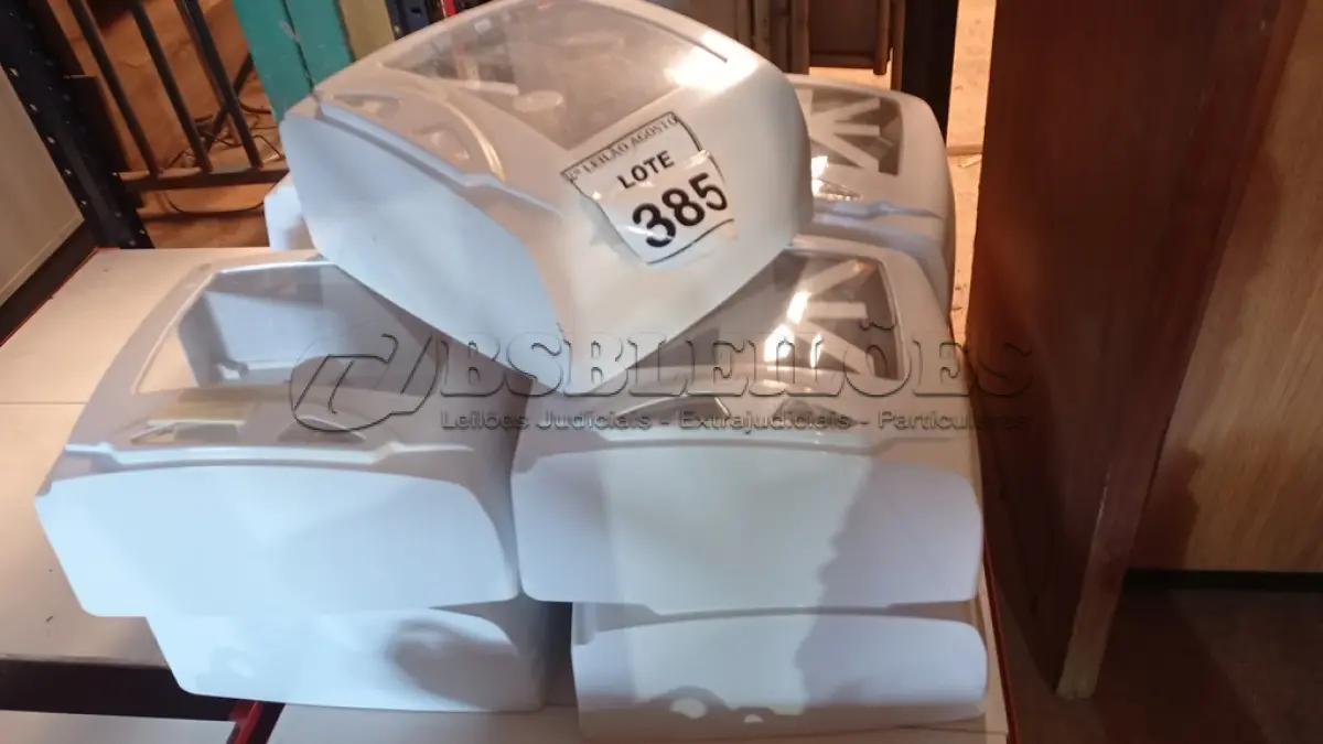 LOTE 385 - 09 DISPENSES DE PAPEL. (NO ESTADO) ATENÇÃO! FAZER A VISITAÇÃO ANTES DE ARREMATAR, NÃO SABEMOS SE FUNCIONA. LEILÃO NÃO TEM GARANTIA E NEM DEVOLUÇÃO, SUJEITO A POSSÍVEIS AVARIAS VISÍVEIS/OCULTAS E/OU AUSÊNCIA DE COMPONENTES.