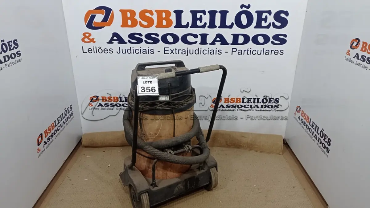 LOTE 356 - 01 ASPIRADOR DE PÓ INDUSTRIAL DUPLO 8002 PRO MARACA ELECTROLUX. (NO ESTADO) ATENÇÃO! FAZER A VISITAÇÃO ANTES DE ARREMATAR, NÃO SABEMOS SE FUNCIONA. LEILÃO NÃO TEM GARANTIA E NEM DEVOLUÇÃO, SUJEITO A POSSÍVEIS AVARIAS VISÍVEIS/OCULTAS E/OU AUSÊNCIA DE COMPONENTES.