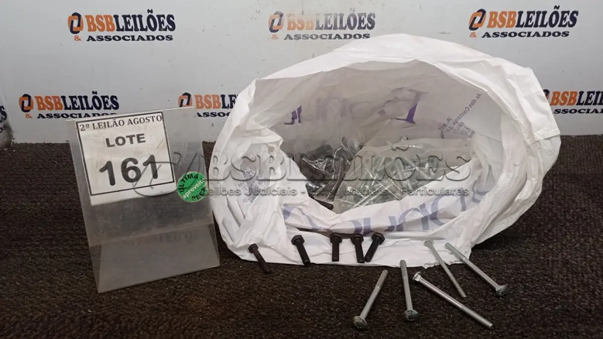 LOTE 161 - 01 LOTE COM GRANDE QUANTIDADE DE PARAFUSOS DIVERSOS. (NO ESTADO) ATENÇÃO! FAZER A VISITAÇÃO ANTES DE ARREMATAR, NÃO SABEMOS SE FUNCIONA. LEILÃO NÃO TEM GARANTIA E NEM DEVOLUÇÃO, SUJEITO A POSSÍVEIS AVARIAS VISÍVEIS/OCULTAS E/OU AUSÊNCIA DE COMPONENTES.