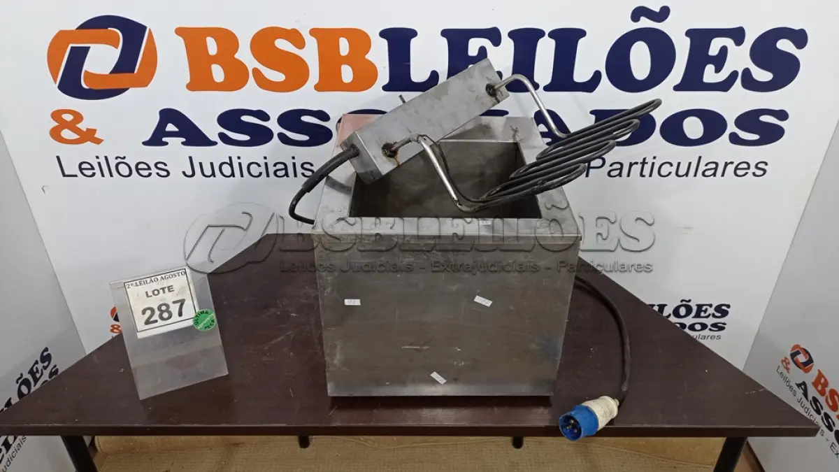 LOTE 287 - 01 FRITADEIRA ELÉTRICA EM INOX. (NO ESTADO) ATENÇÃO! FAZER A VISITAÇÃO ANTES DE ARREMATAR, NÃO SABEMOS SE FUNCIONA. LEILÃO NÃO TEM GARANTIA E NEM DEVOLUÇÃO, SUJEITO A POSSÍVEIS AVARIAS VISÍVEIS/OCULTAS E/OU AUSÊNCIA DE COMPONENTES.