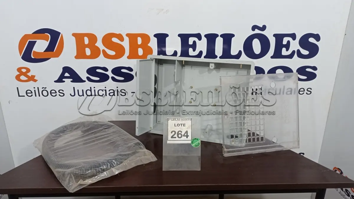 LOTE 264 - 01 CAIXA PLÁSTICA PARA UNIDADE DE MEDIÇÃO DE ÁGUA. (NO ESTADO) ATENÇÃO! FAZER A VISITAÇÃO ANTES DE ARREMATAR, NÃO SABEMOS SE FUNCIONA, LEILÃO NÃO TEM GARANTIA E NEM DEVOLUÇÃO, SUJEITO A POSSÍVEIS AVARIAS VISÍVEIS/OCULTAS E/OU AUSÊNCIA DE COMPONENTES.