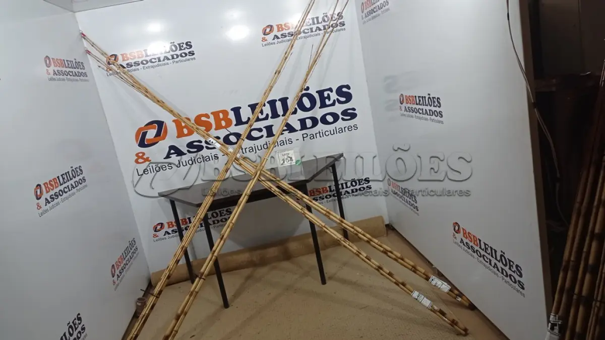 LOTE 154 - 20 VARAS DE BAMBU. (NO ESTADO) ATENÇÃO! FAZER A VISITAÇÃO ANTES DE ARREMATAR, NÃO SABEMOS SE FUNCIONA. LEILÃO NÃO TEM GARANTIA E NEM DEVOLUÇÃO, SUJEITO A POSSÍVEIS AVARIAS VISÍVEIS/OCULTAS E/OU AUSÊNCIA DE COMPONENTES.