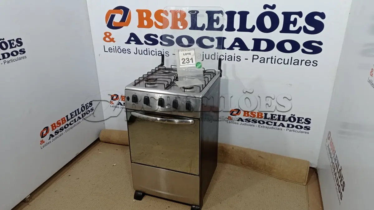 LOTE 231 - 01 FOGÃO 04 BOCAS MARCA ATLAS. (NO ESTADO) ATENÇÃO! FAZER A VISITAÇÃO ANTES DE ARREMATAR, NÃO SABEMOS SE FUNCIONA. LEILÃO NÃO TEM GARANTIA E NEM DEVOLUÇÃO, SUJEITO A POSSÍVEIS AVARIAS VISÍVEIS/OCULTAS E/OU AUSÊNCIA DE COMPONENTES.