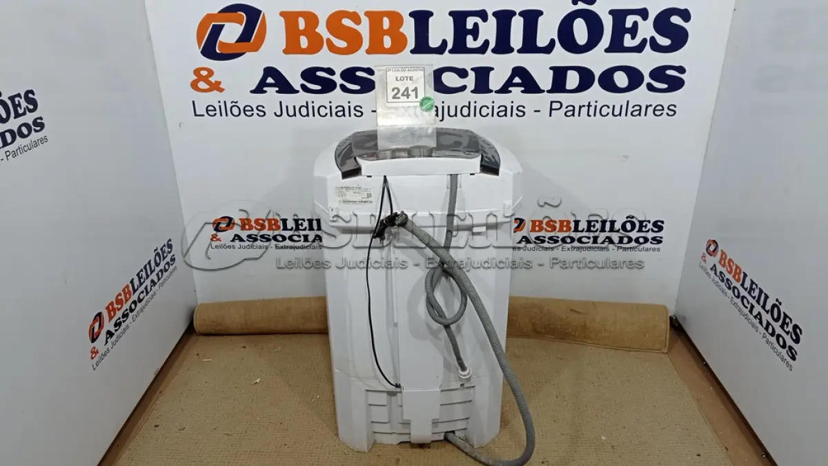 LOTE 241 - 01 TANQUE DE LAVAR ROUPAS 20KG 220V MARCA COLORMAQ. (NO ESTADO) ATENÇÃO! FAZER A VISITAÇÃO ANTES DE ARREMATAR, NÃO SABEMOS SE FUNCIONA. LEILÃO NÃO TEM GARANTIA E NEM DEVOLUÇÃO, SUJEITO A POSSÍVEIS AVARIAS VISÍVEIS/OCULTAS E/OU AUSÊNCIA DE COMPONENTES.