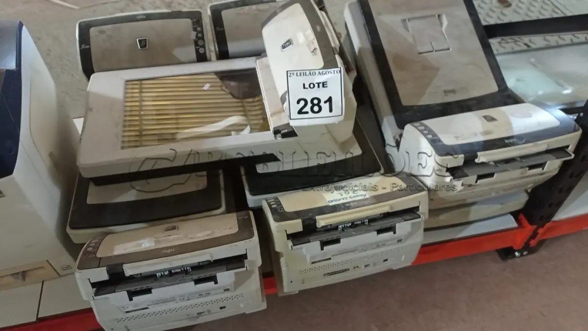 LOTE 281 - 07 SCANNERS MARCA FUJITSU. (NO ESTADO) ATENÇÃO! FAZER A VISITAÇÃO ANTES DE ARREMATAR, NÃO SABEMOS SE FUNCIONA. LEILÃO NÃO TEM GARANTIA E NEM DEVOLUÇÃO, SUJEITO A POSSÍVEIS AVARIAS VISÍVEIS/OCULTAS E/OU AUSÊNCIA DE COMPONENTES.